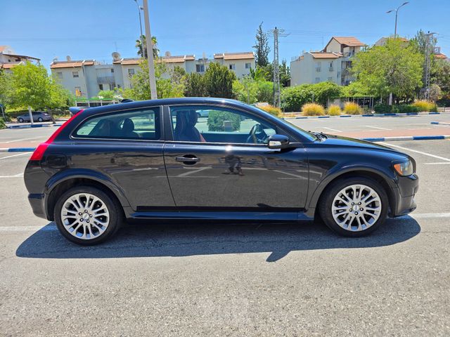וולוו C30