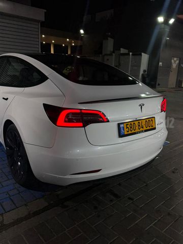 טסלה מודל 3