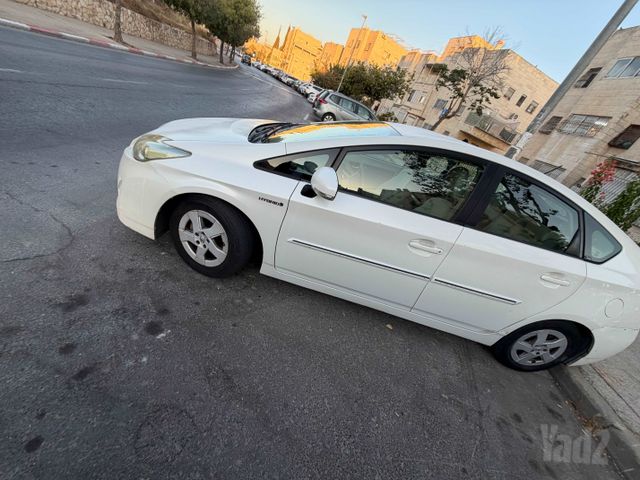 טויוטה פריוס