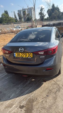 מאזדה 3