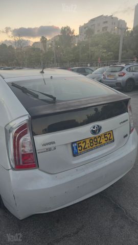 טויוטה פריוס