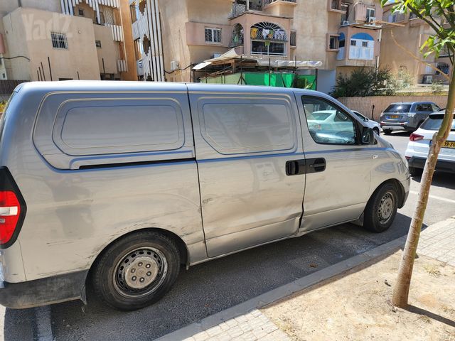 יונדאי H-1 / i800