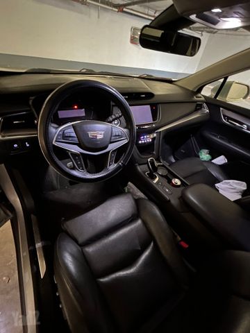קאדילק XT5