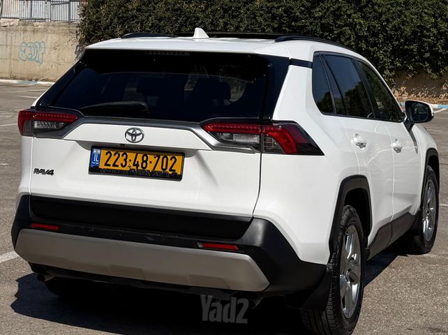 טויוטה RAV4