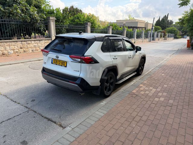 טויוטה RAV4