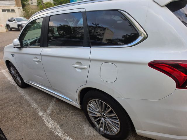 מיצובישי אאוטלנדר