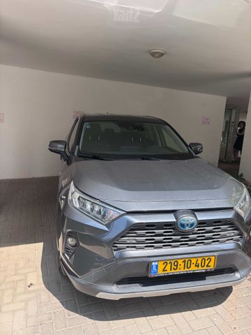 טויוטה RAV4