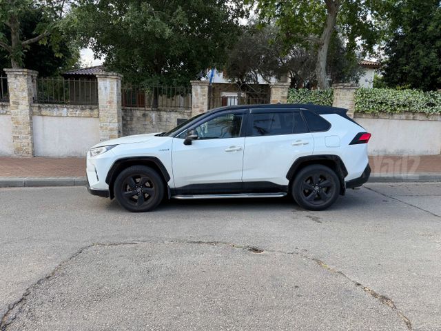 טויוטה RAV4