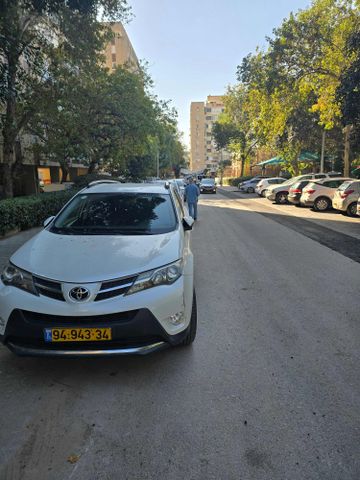 מודעת רכב טויוטה RAV4