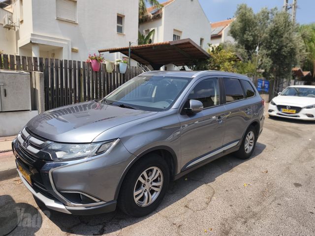 מיצובישי אאוטלנדר