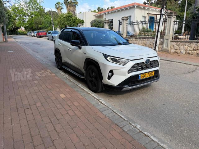 טויוטה RAV4