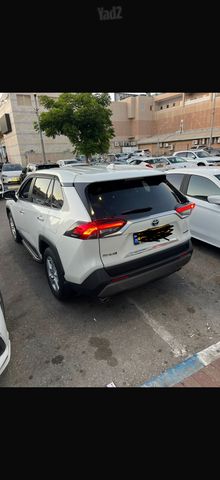 טויוטה RAV4