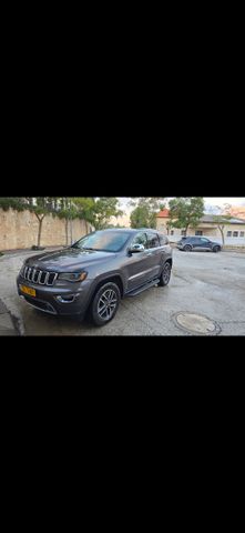 מודעת רכב ג'יפ גרנד צ'ירוקי
