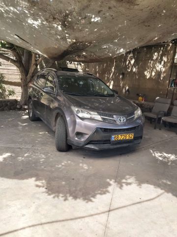 טויוטה RAV4