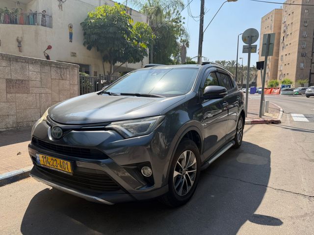טויוטה RAV4