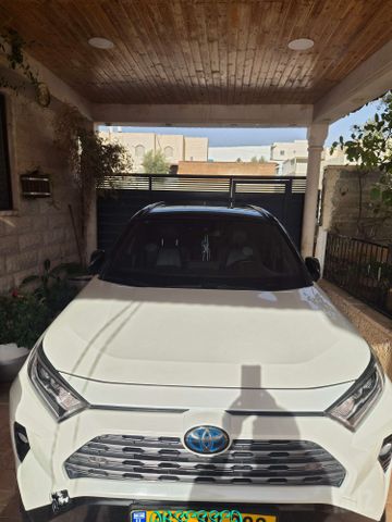טויוטה RAV4