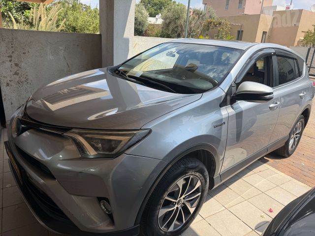טויוטה RAV4