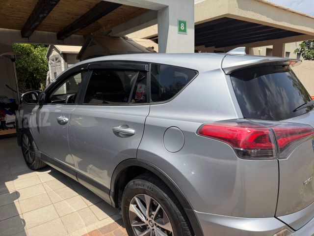 מודעת רכב טויוטה RAV4