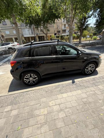 מודעת רכב מיצובישי ASX