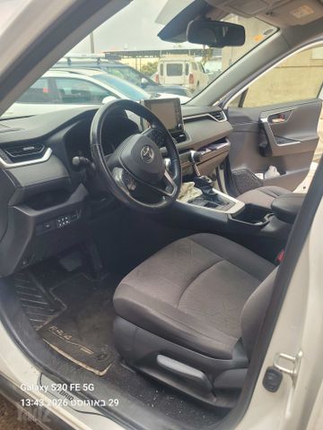 טויוטה RAV4