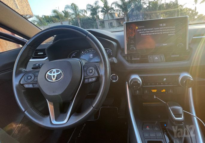 טויוטה RAV4