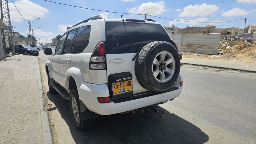 טויוטה לנד קרוזר