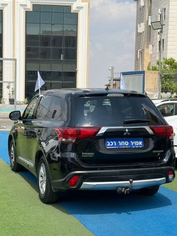 מיצובישי אאוטלנדר