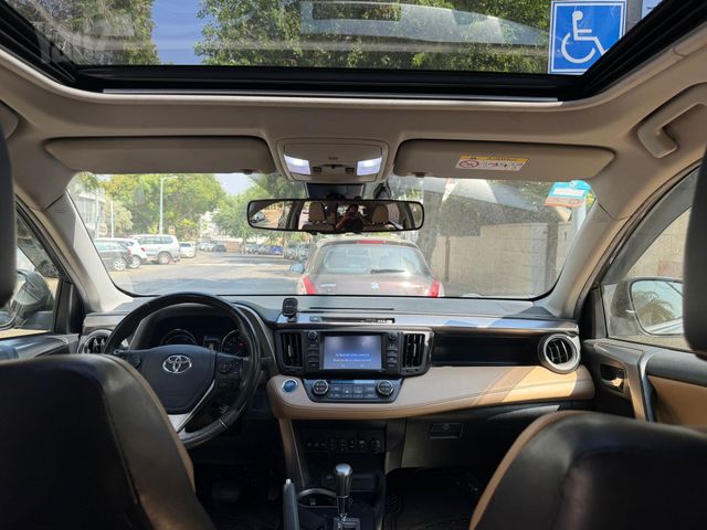 טויוטה RAV4