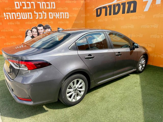 טויוטה קורולה