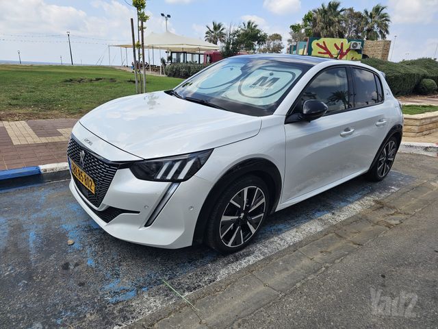 פיג'ו 208