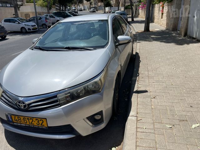מודעת רכב טויוטה קורולה