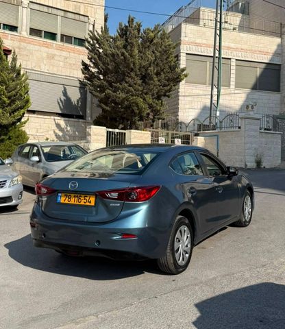 מאזדה 3