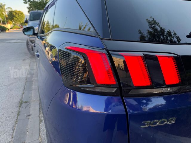 פיג'ו 3008