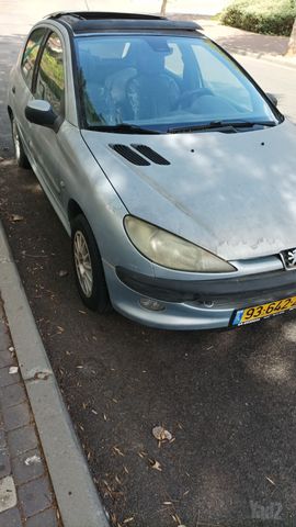 פיג'ו 206
