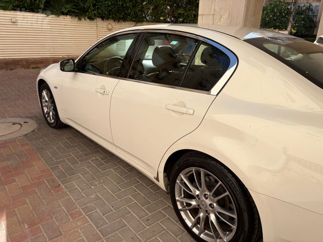 אינפיניטי G37