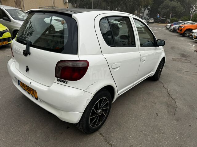 טויוטה יאריס