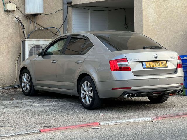 סקודה אוקטביה