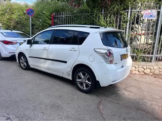 מודעת רכב טויוטה ורסו