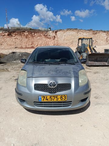 טויוטה יאריס