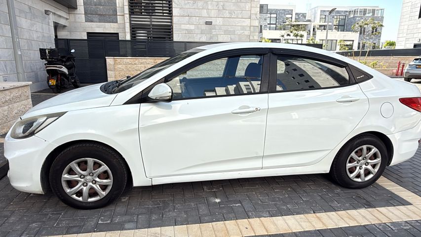 יונדאי אקסנט i25