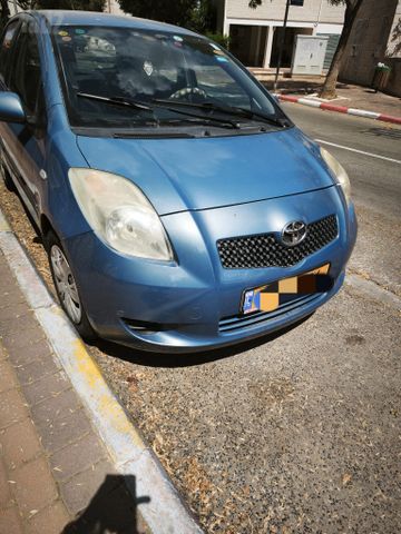 טויוטה יאריס