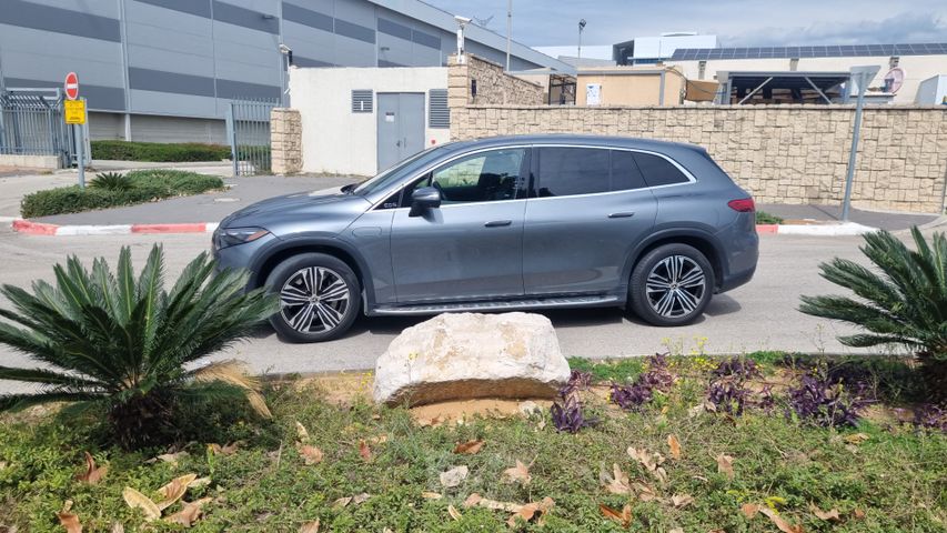 מרצדס-בנץ EQS SUV