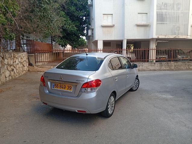 מיצובישי אטראז'