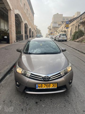 טויוטה קורולה
