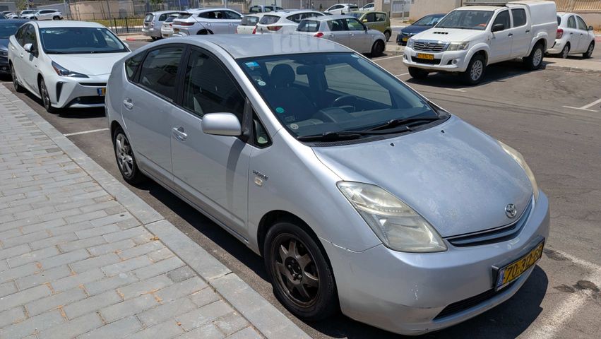 טויוטה פריוס