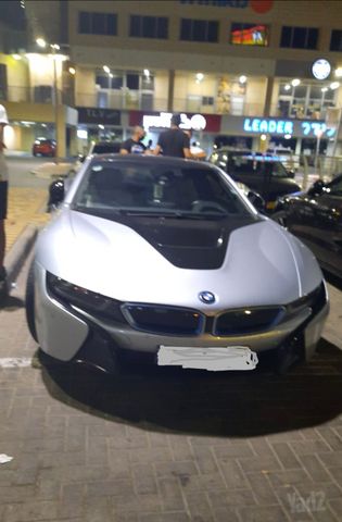 ב מ וו i8