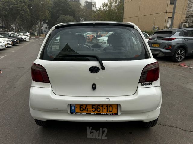 טויוטה יאריס
