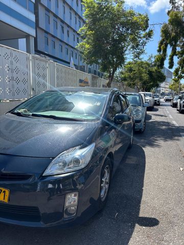 טויוטה פריוס