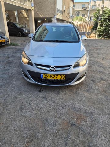 אופל אסטרה