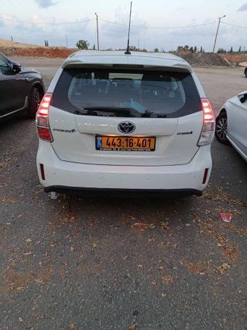 טויוטה פריוס פלוס